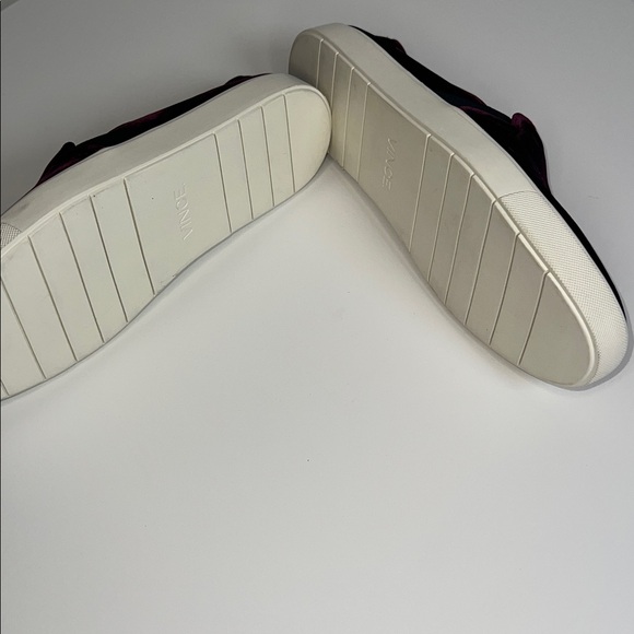 ♥️NWT VINCE WOMENS BLAIR VELVET PULL ON SNEAKERS IN PINOT SIZE 39 - Picture 13 of 14